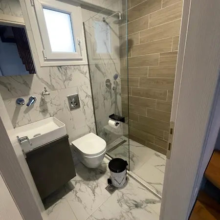 アパート Chara's House カヴァラ