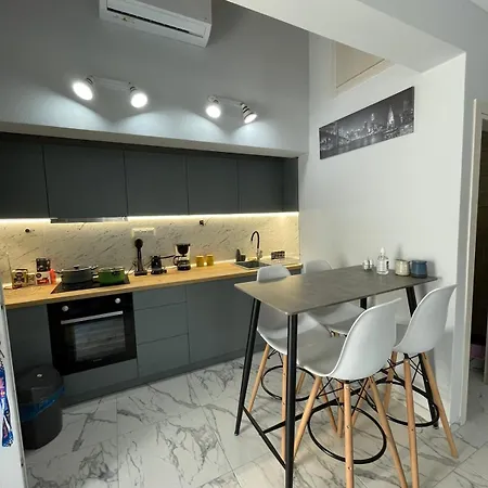 Chara's House アパート