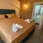 Apartament Chara's House *