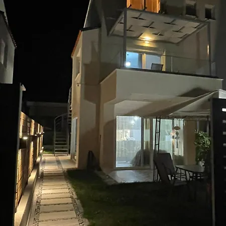 Apartmán Chara's House *